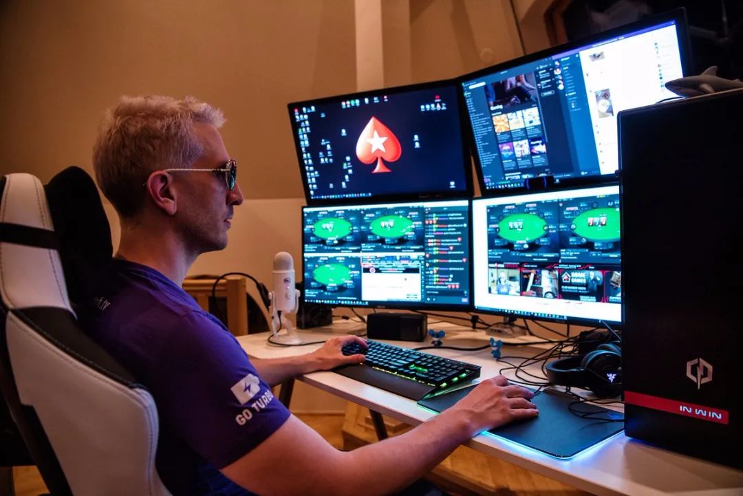 翻撲克牌游戲怎么玩_撲克翻牌玩游戲叫什么_撲克翻牌玩游戲視頻