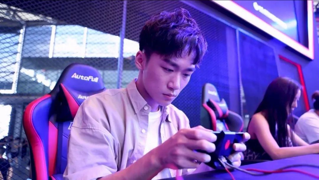 蘋果玩手機游戲卡怎么辦_iphone手機玩游戲_蘋果手機怎么玩游戲