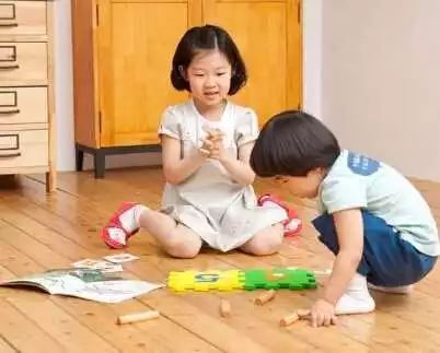 孩子開發(fā)智力的游戲_孩子玩什么游戲可以開發(fā)智力_小孩子智力開發(fā)游戲